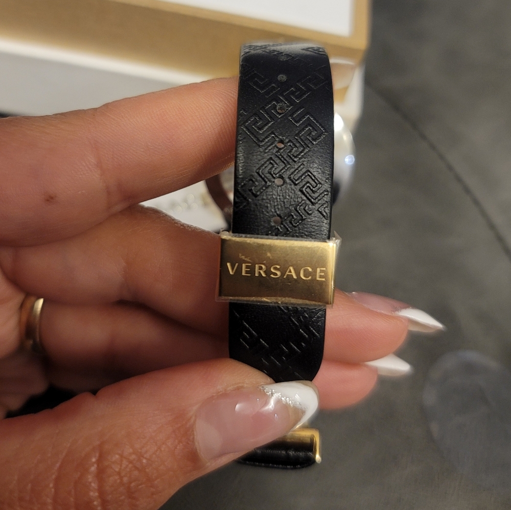Authentic Versace watch - Picture 4 of 11